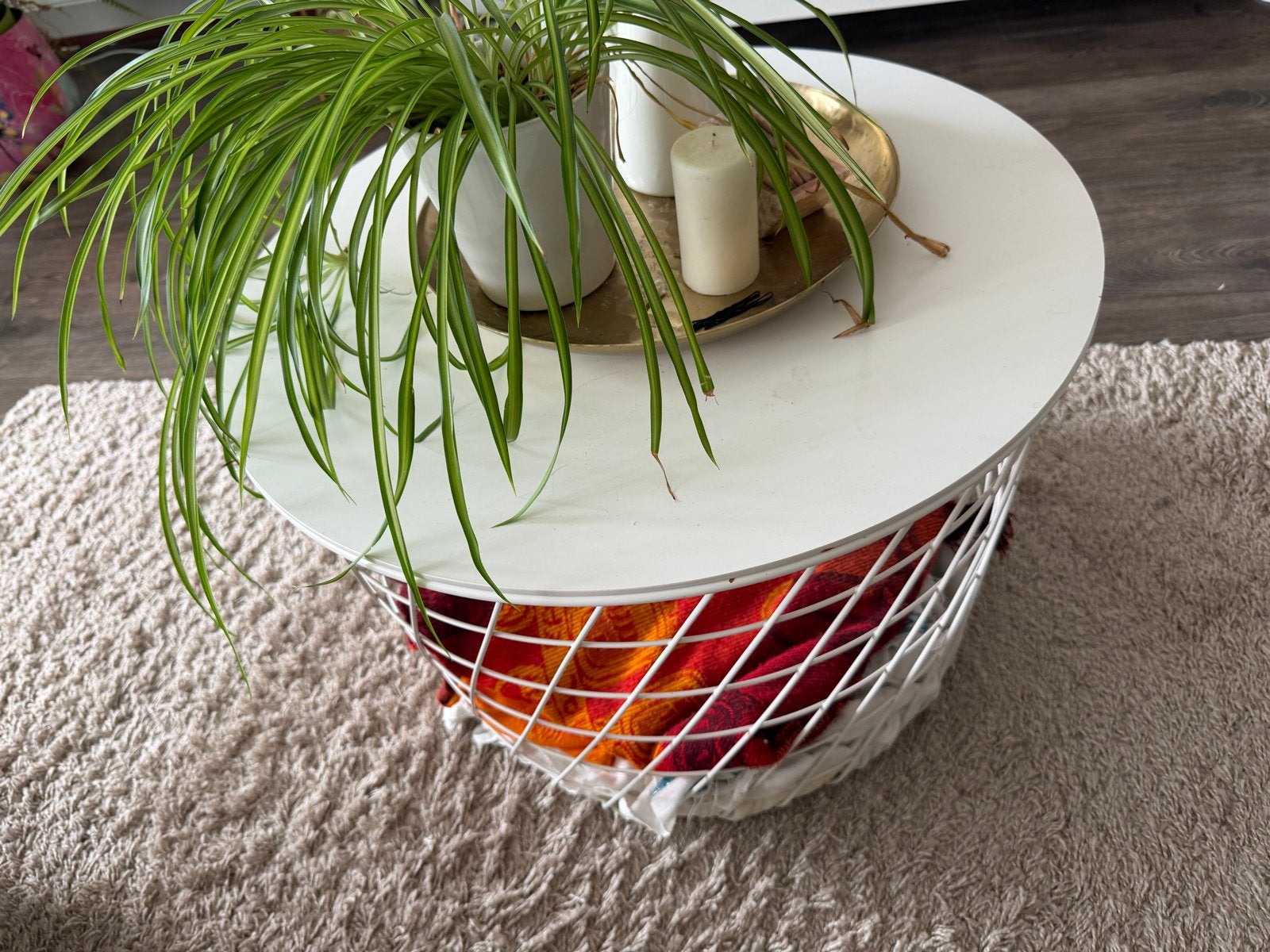 Witte ronde salontafel met opbergruimte, Huis en Inrichting, Tafels | Salontafels, Ophalen, Minder dan 50 cm, Gebruikt, Rond
