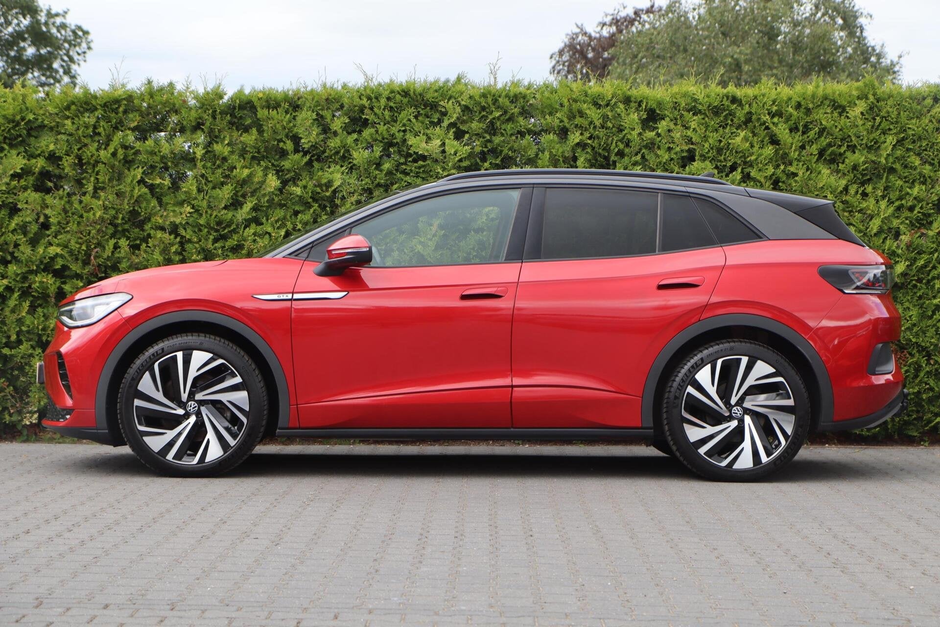 🔥 Volkswagen ID.4 GTX 4Motion 77 kWh ⚡ | HUD 🖥️ |, Auto's, Stof, Gebruikt, Zwart, 2124 kg