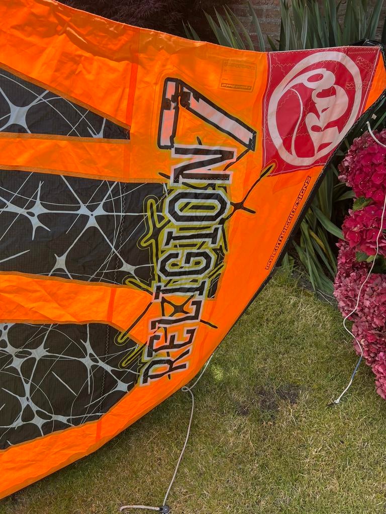 Rrd religion kites 9 en 7 meter, Watersport en Boten, Kitesurfen, Geen board, Ophalen, Gebruikt, Kite
