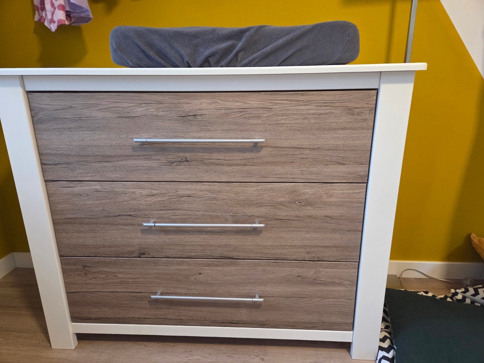 Commode babykamer - wit met houtaccenten, Ophalen, Gebruikt, 50 tot 70 cm, 75 tot 100 cm