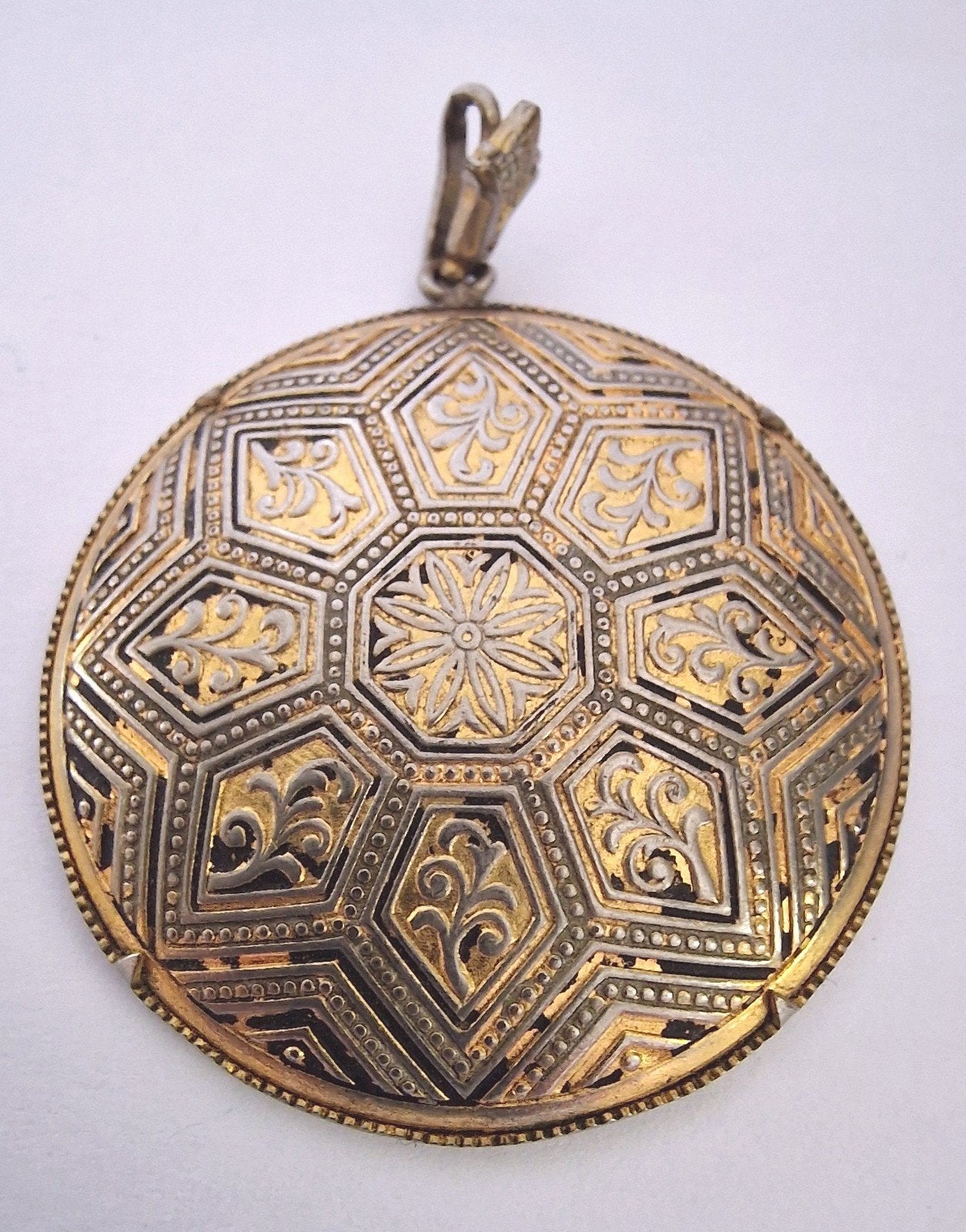 Toledo damascene hanger, Sieraden, Tassen en Uiterlijk, Kettinghangers, Ophalen of Verzenden, Zilver, Overige materialen
