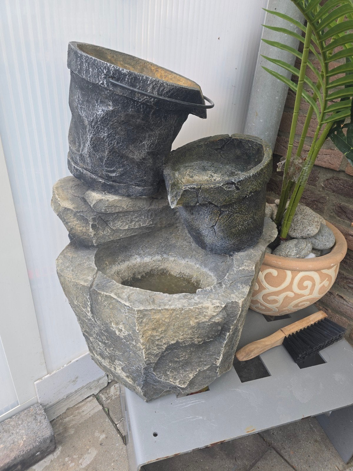 Decoratieve fontein met pomp, Tuin en Terras, Waterpartijen en Fonteinen, Ophalen of Verzenden, Gebruikt, Overige materialen, Fontein