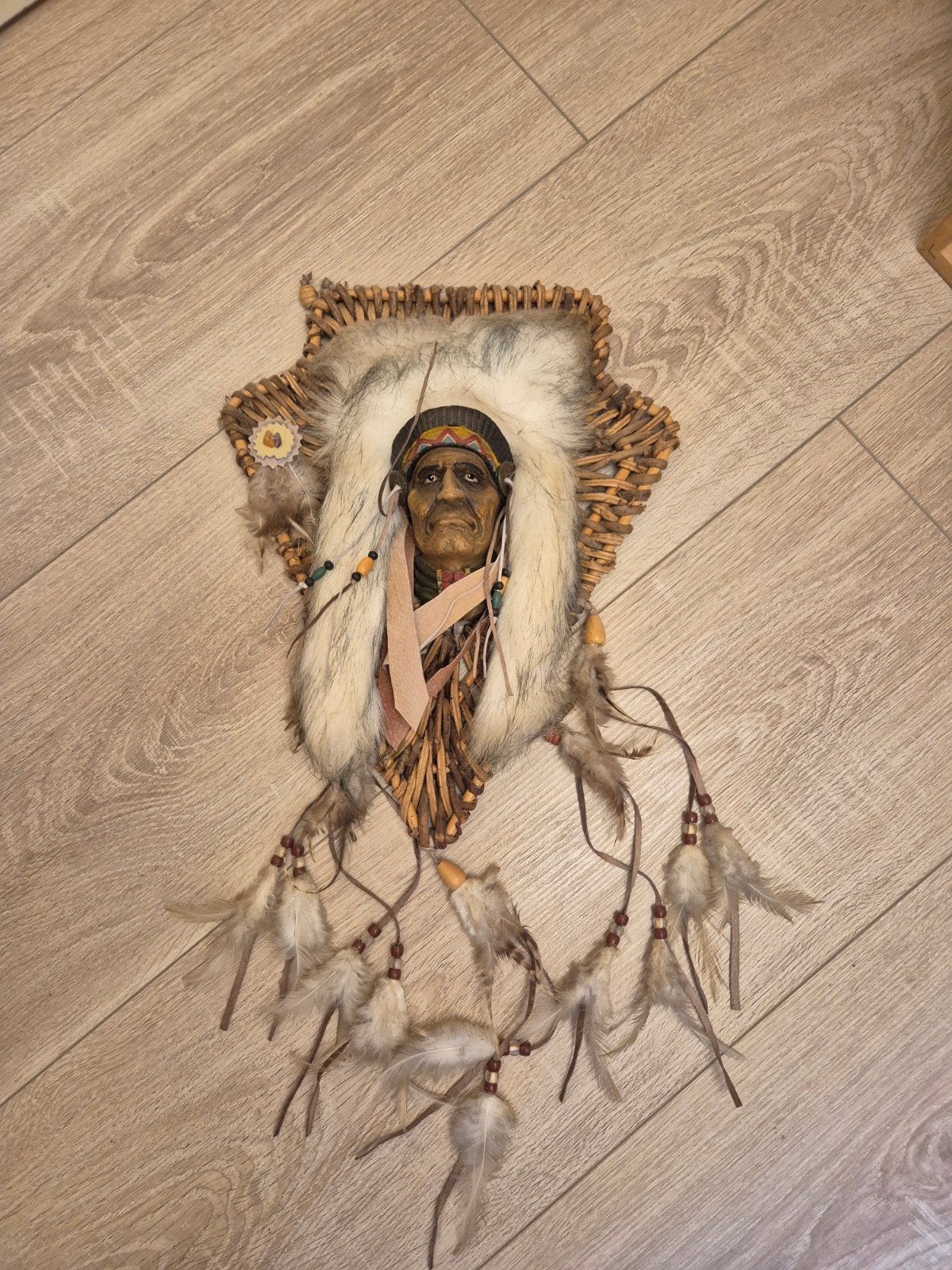 Wanddecoratie Indiaan met veren en bont, Ophalen, Wanddecoratie, Handgemaakt, Overige herkomsten