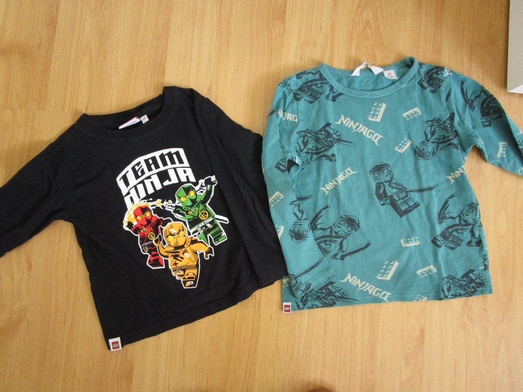 Twee Ninja longsleeves maat 110, Gebruikt, H&M - Lego, Ophalen of Verzenden, Shirt of Longsleeve