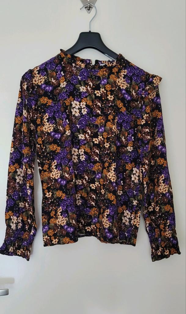 Bloemen blouse typical jill, Maat 38/40 (M), Overige kleuren, Verzenden, Zo goed als nieuw