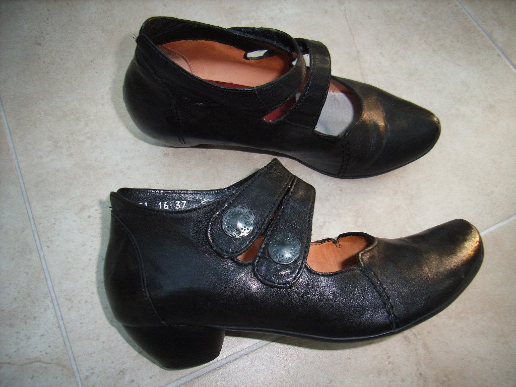 zo goed als nieuw Think! pumps zwart leder maat 37, Kleding | Dames, Pumps, Zwart, Think!, Ophalen of Verzenden