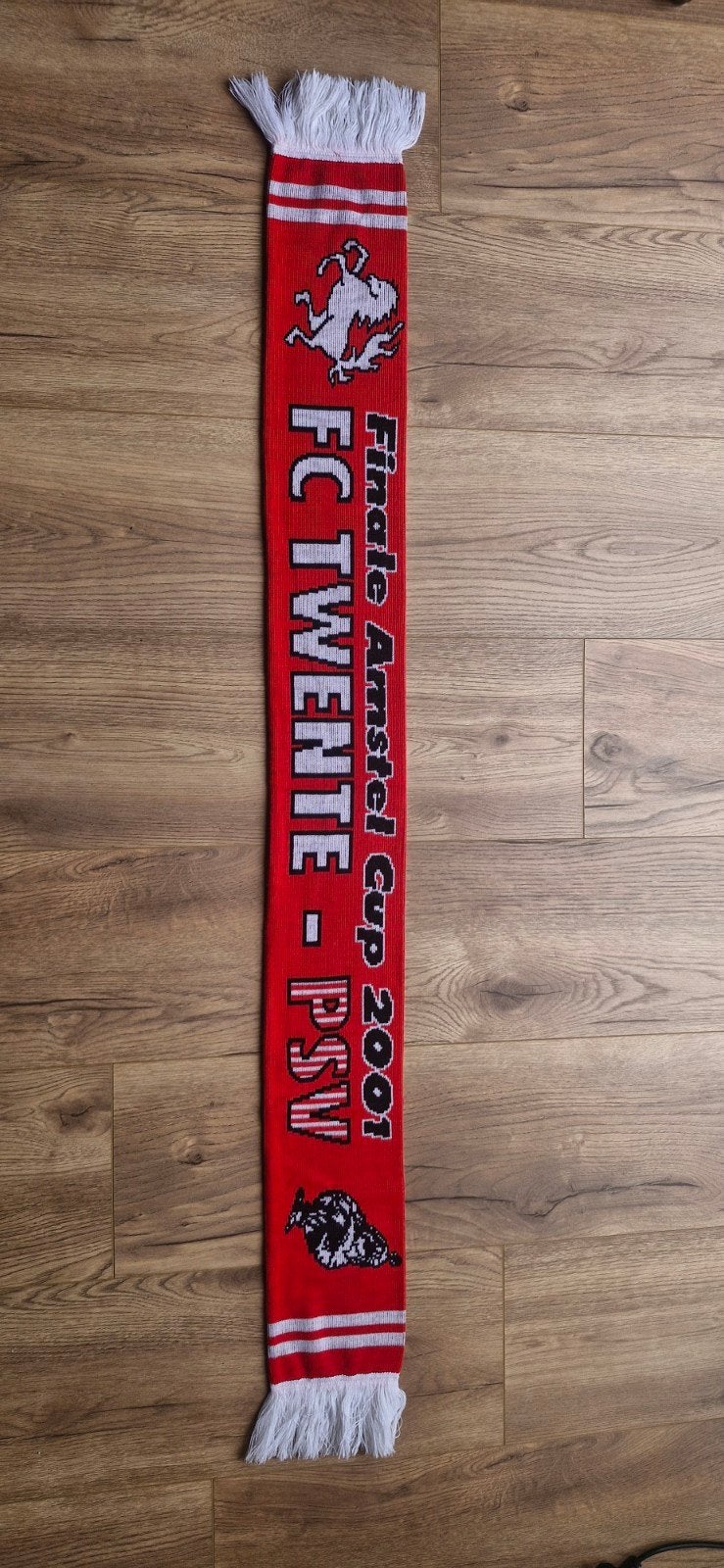 Fc twente sjaal beker finale 2001, Verzamelen, Ophalen of Verzenden, Zo goed als nieuw, F.C. Twente, Vaantje of Sjaal