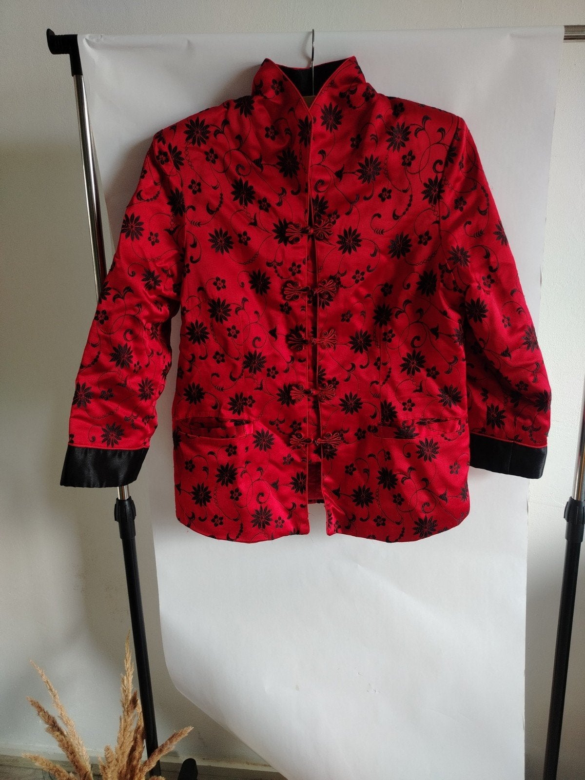 Warm vintage  Chinees boho Rood Jasje met Zwarte Bloemenprin, Maat 38/40 (M), Ophalen of Verzenden, Vintage, Jasje