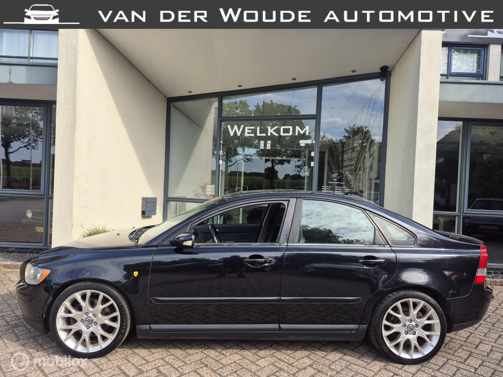 Volvo S40 2.4 Summum '06|Clima|Cruise|Xenon|Leder|Trekhaak!, Auto's, Voorwielaandrijving, 700 kg, Zwart, Sedan