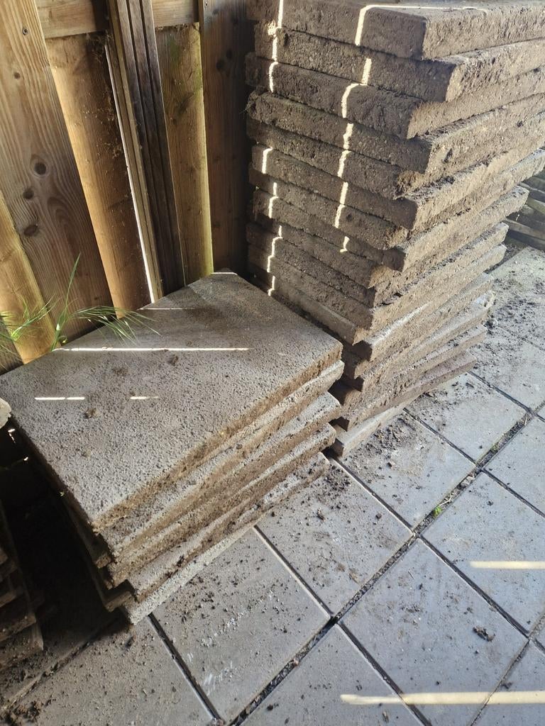 Gratis Tuintegels 40x60, 30x30 en 20x20, ongeveer 30m2, Tuin en Terras, Tegels en Klinkers, Ophalen, Gebruikt, Beton, Terrastegels