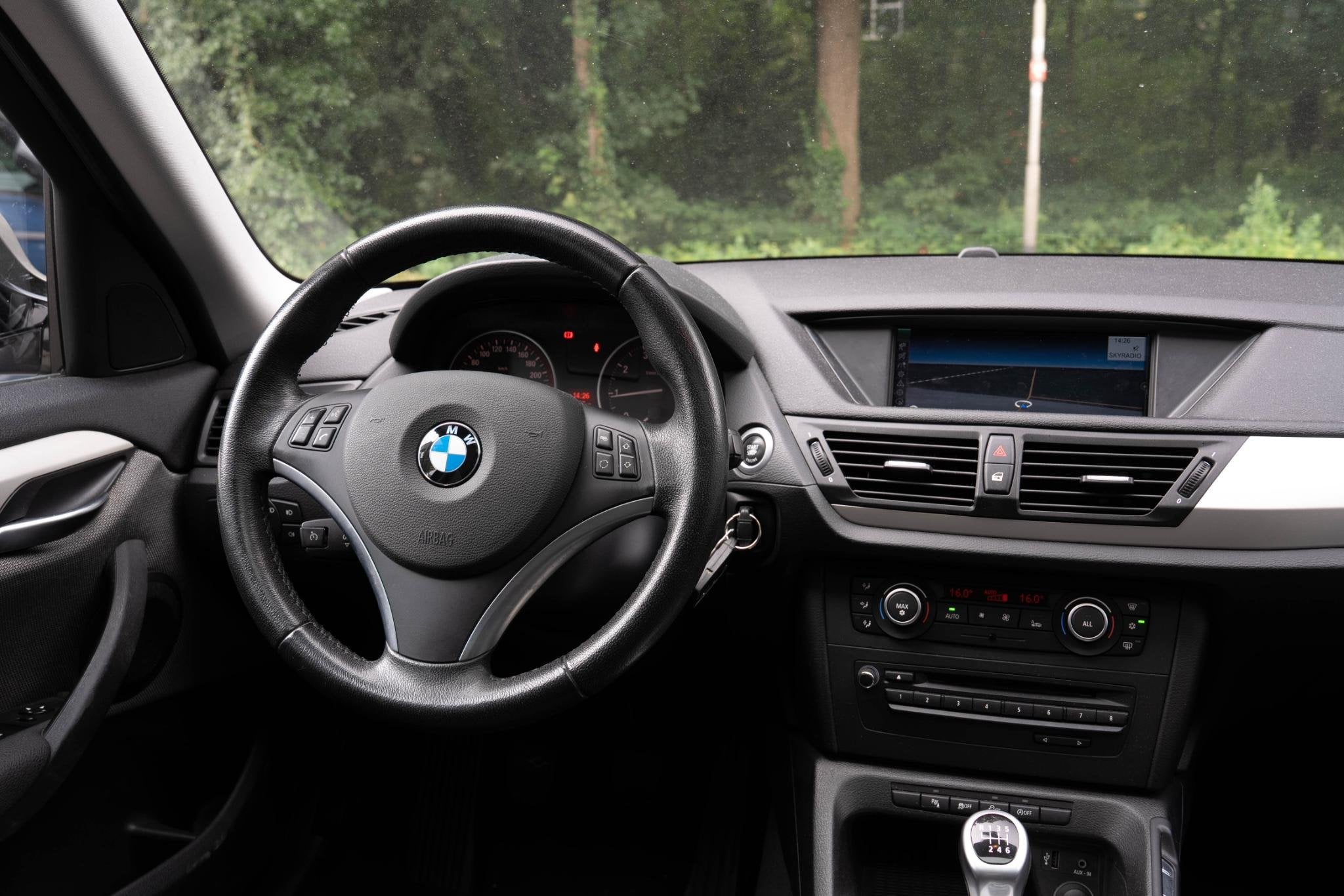 Foto 16 van BMW X1 xDrive20i Business | Navigatie | Pano | Cruise | Airc
