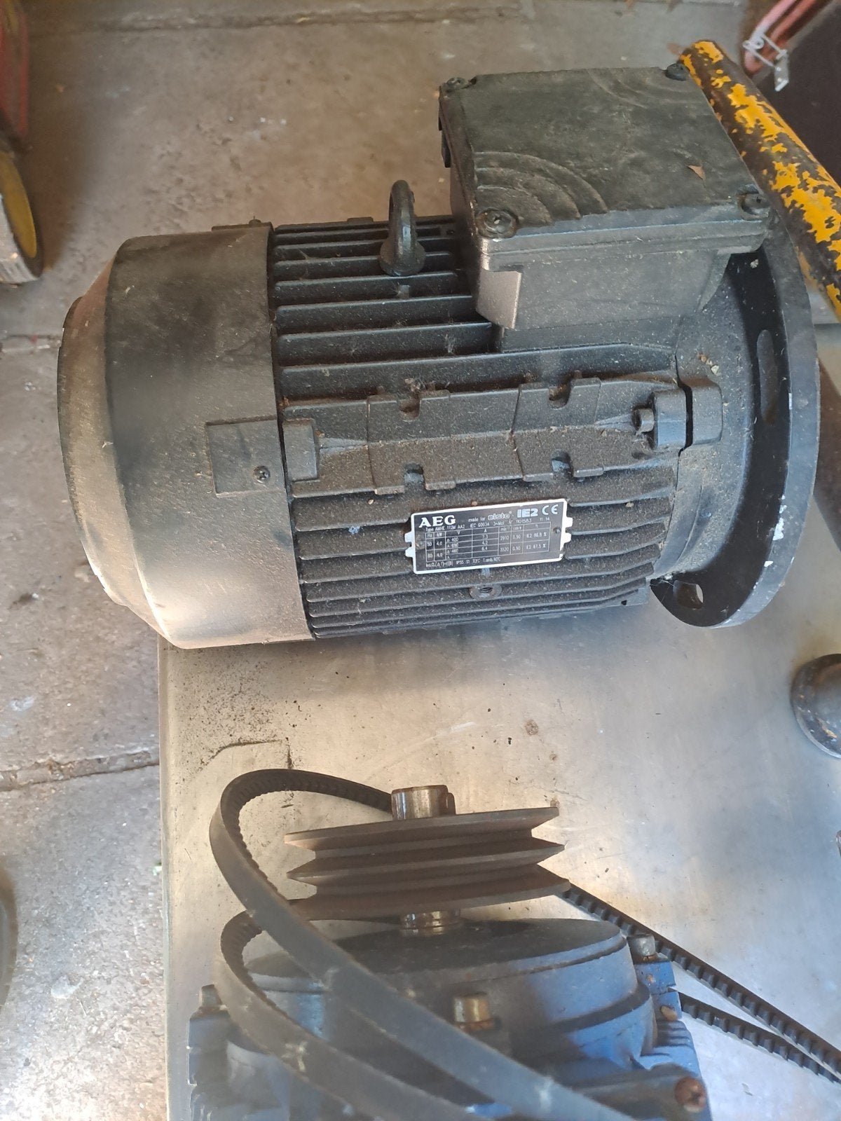 Zware elektromotor AEG., Doe-het-zelf en Verbouw, Motoren, Ophalen, Elektromotor