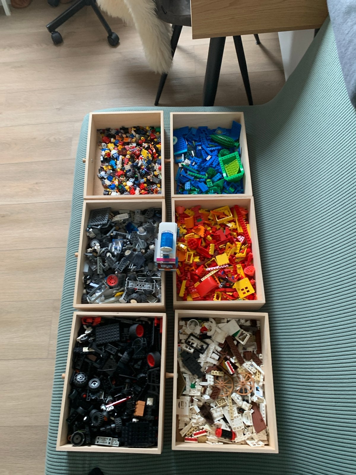 Lego zonder de bakken 20 per bak kan ook los, Ophalen, Zo goed als nieuw
