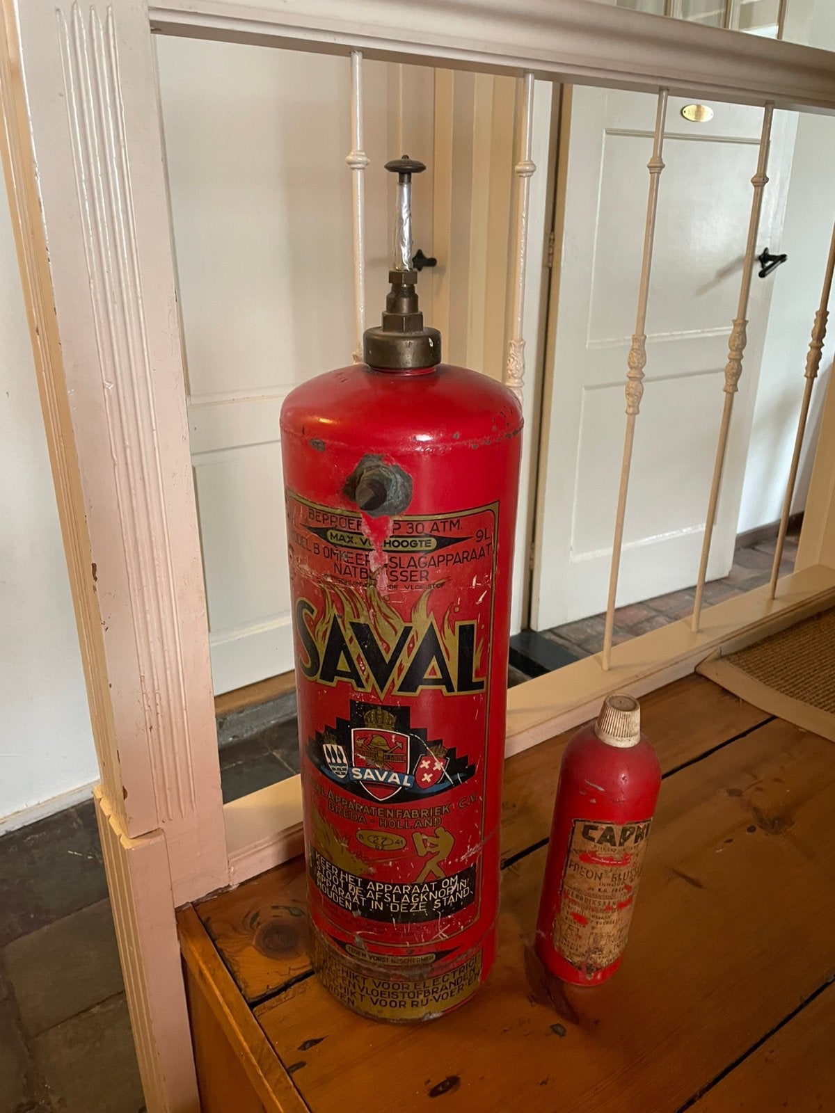 Saval Brandblusser en fles Antiek, Huis en Inrichting, Brandblussers en Brandkasten, Ophalen, Gebruikt, Brandblusser