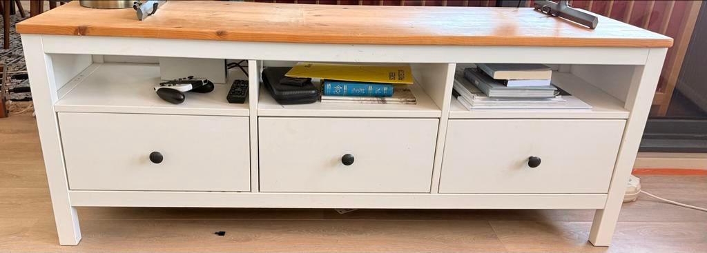 HEMNES Tv-meubel,148x47x57 cm, Huis en Inrichting, Gebruikt, 100 tot 150 cm, Ophalen of Verzenden, Minder dan 100 cm