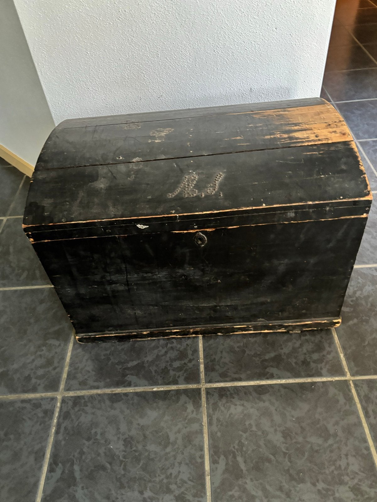 Oude Brocante Dekenist - Zwart Houten Kist met Initialen, Ophalen