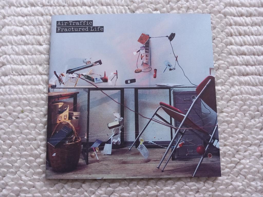 CD Air Traffic - Fractured life (2007)  **VERZ/OPH**, Ophalen, Zo goed als nieuw, Overige genres