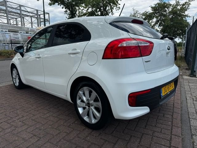 Kia Rio 1.2 CVVT 5deurs DynamicLine Airco,Navigatie,Camera, 4 cilinders, Wit, Origineel Nederlands, Bedrijf