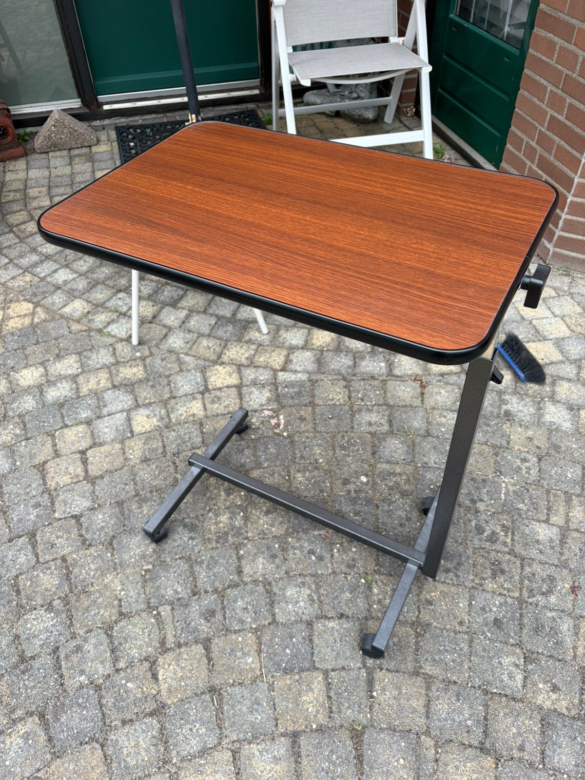 Topstaat verkerende BEDTAFEL, Huis en Inrichting, Tafels | Statafels, Ophalen, Zo goed als nieuw