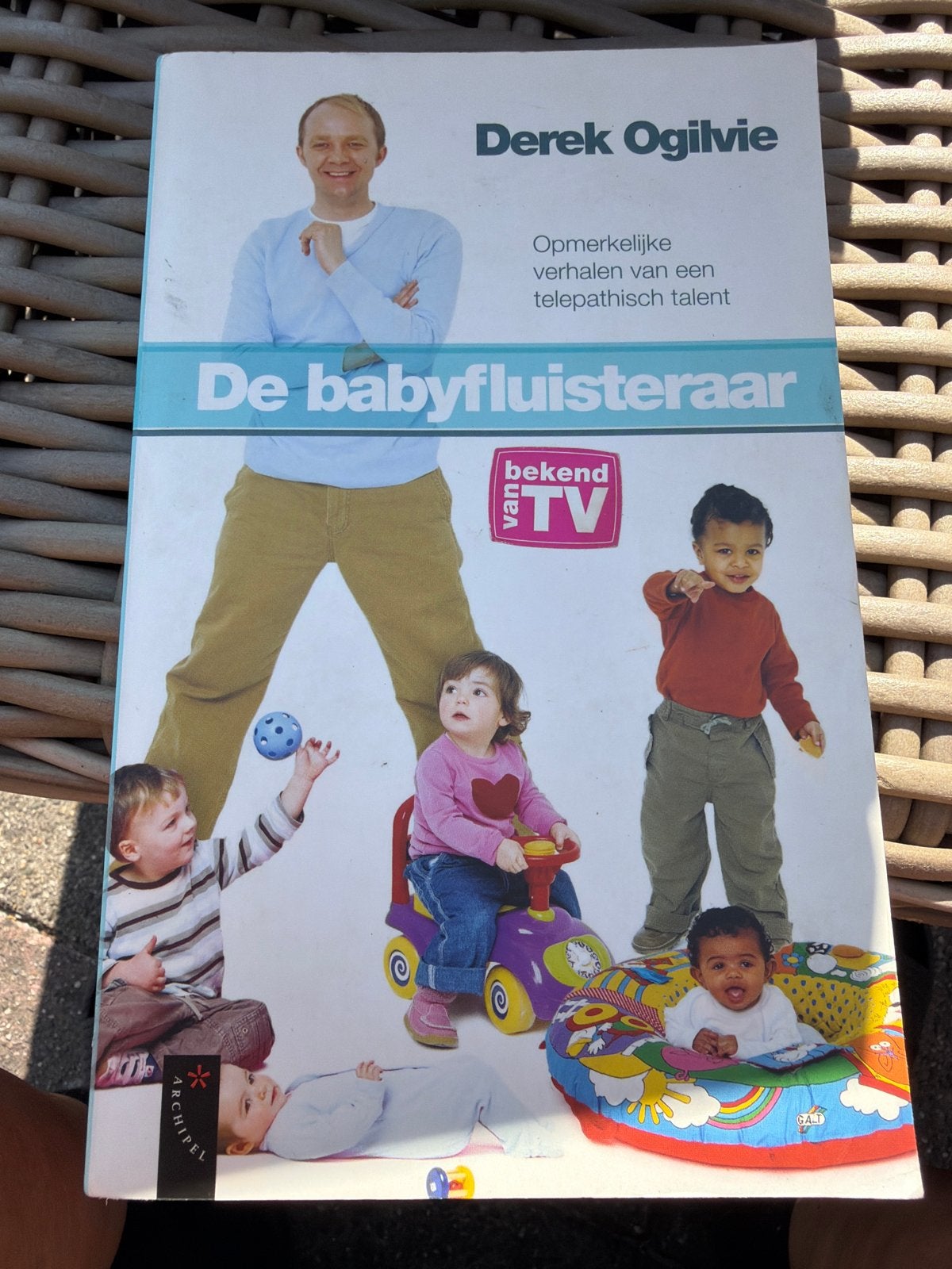 HKO.   D. Ogilvie - De babyfluisteraar, Achtergrond en Informatie, Ophalen of Verzenden, Zo goed als nieuw, D. Ogilvie