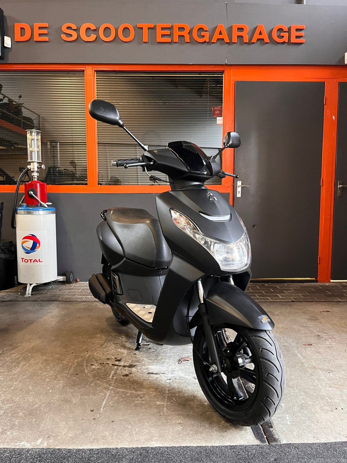 Peugeot kisbee brom 45km 2021, Fietsen en Brommers, Scooters | Peugeot, Peugeot, Gebruikt, Overige modellen, Maximaal 45 km/u