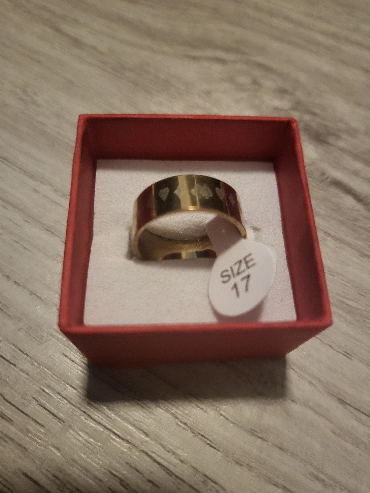 Nieuwe gouden ring met hartjes en ruitjes, maat 17, Nieuw, Ophalen of Verzenden, 17 tot 18, Dame of Heer