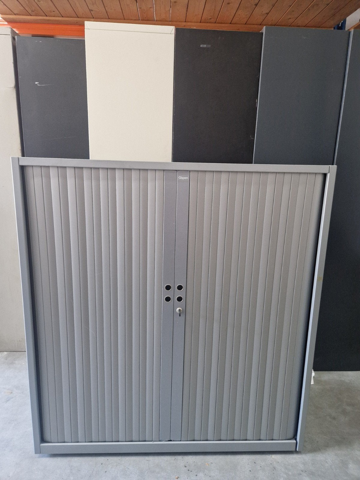 Gispen roldeurkast. ideal voor kantoor.garage.opslag, Huis en Inrichting, Kasten | Roldeurkasten en Archiefkasten, Gebruikt, 100 tot 150 cm