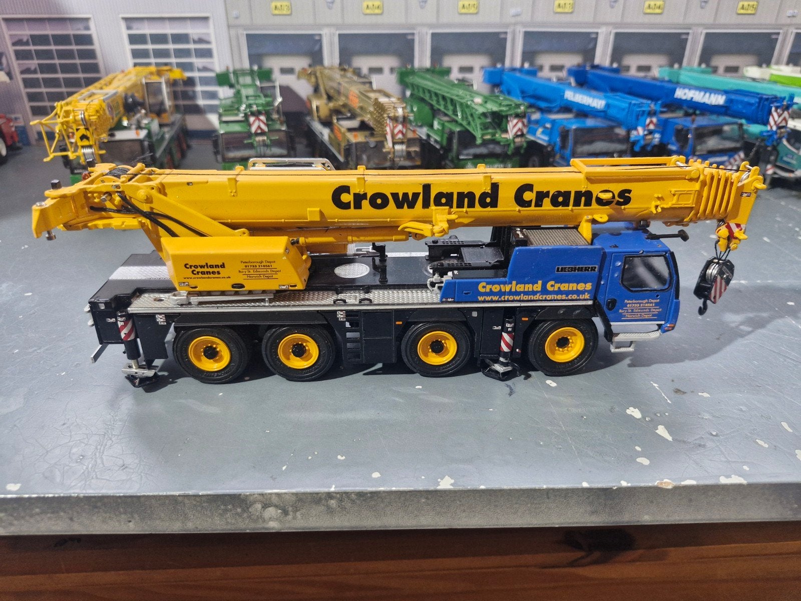 Liebherr ltm 1090 wsi  crowland crane, Hobby en Vrije tijd, Modelauto's | 1:50, Ophalen of Verzenden, Zo goed als nieuw, Hijskraan, Tractor of Landbouw
