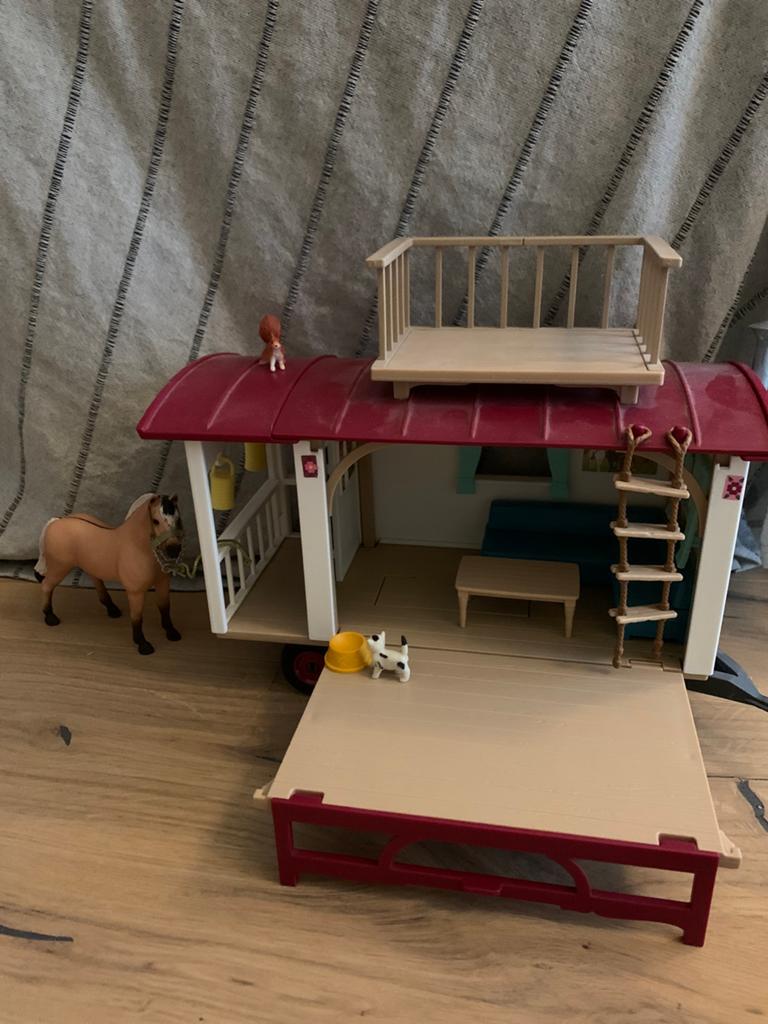 Schleich caravan met veel exyra spullen horse club, Ophalen, Zo goed als nieuw, Jongen of Meisje