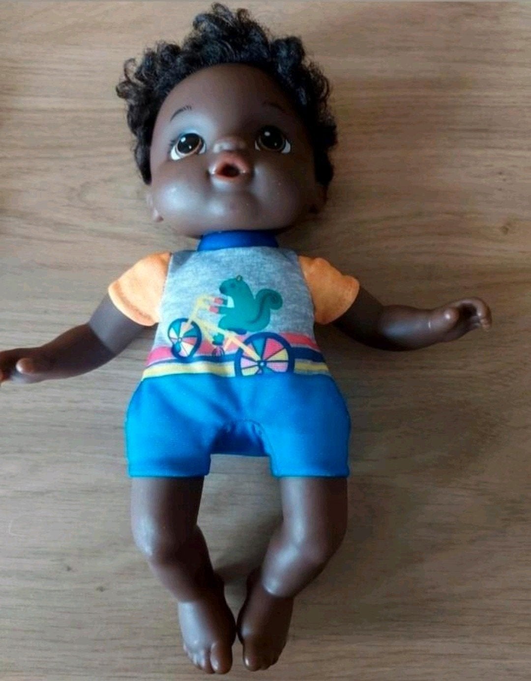 Bruine Baby Alive pop Little Theo Hasbro 2018, Kinderen en Baby's, Speelgoed | Poppen, Verzenden, Gebruikt, Babypop