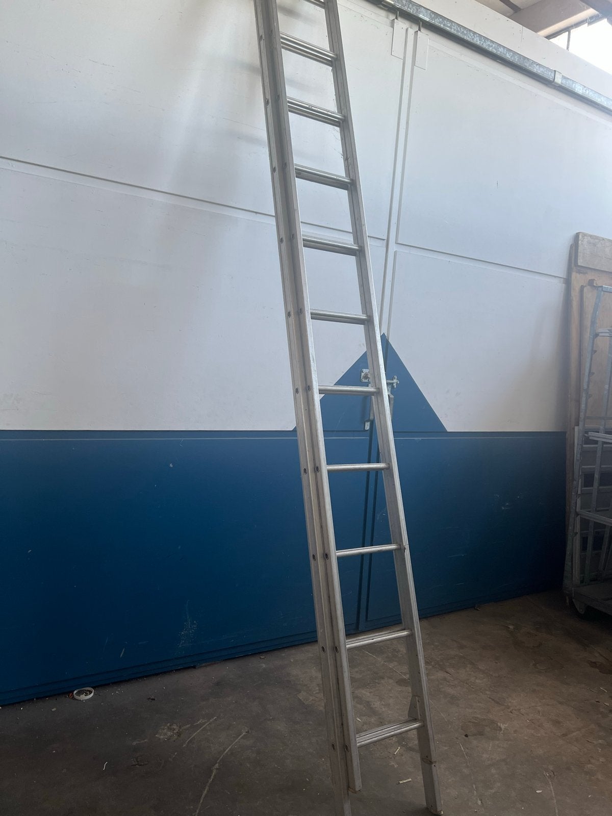 Aluminium Schuifladder 24 Sporten, Ophalen, Gebruikt, Ladder, Opvouwbaar of Inschuifbaar