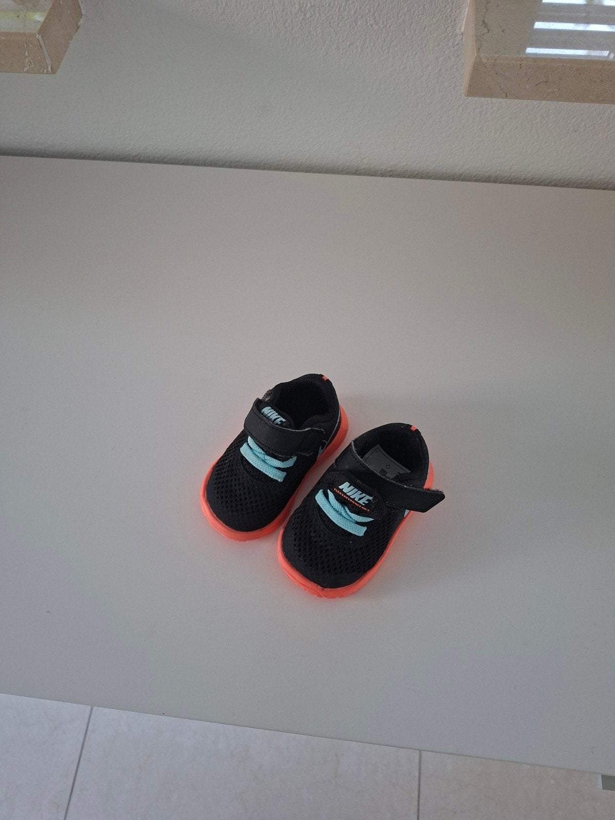 Nike baby schoentjes maat 19.5, Ophalen, Jongetje of Meisje, Nike, Gebruikt