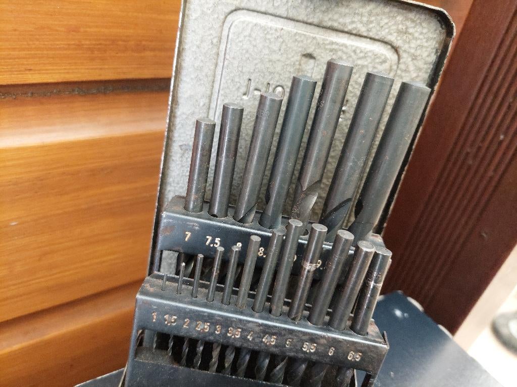 BOREN SET MET EXTRA BOREN, Ophalen of Verzenden, Zo goed als nieuw