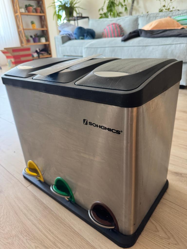 Songmics Afvalscheider, 3 x 8L, RVS, Zilver/Zwart, Ophalen, Met pedaal, Rvs, Minder dan 50 cm