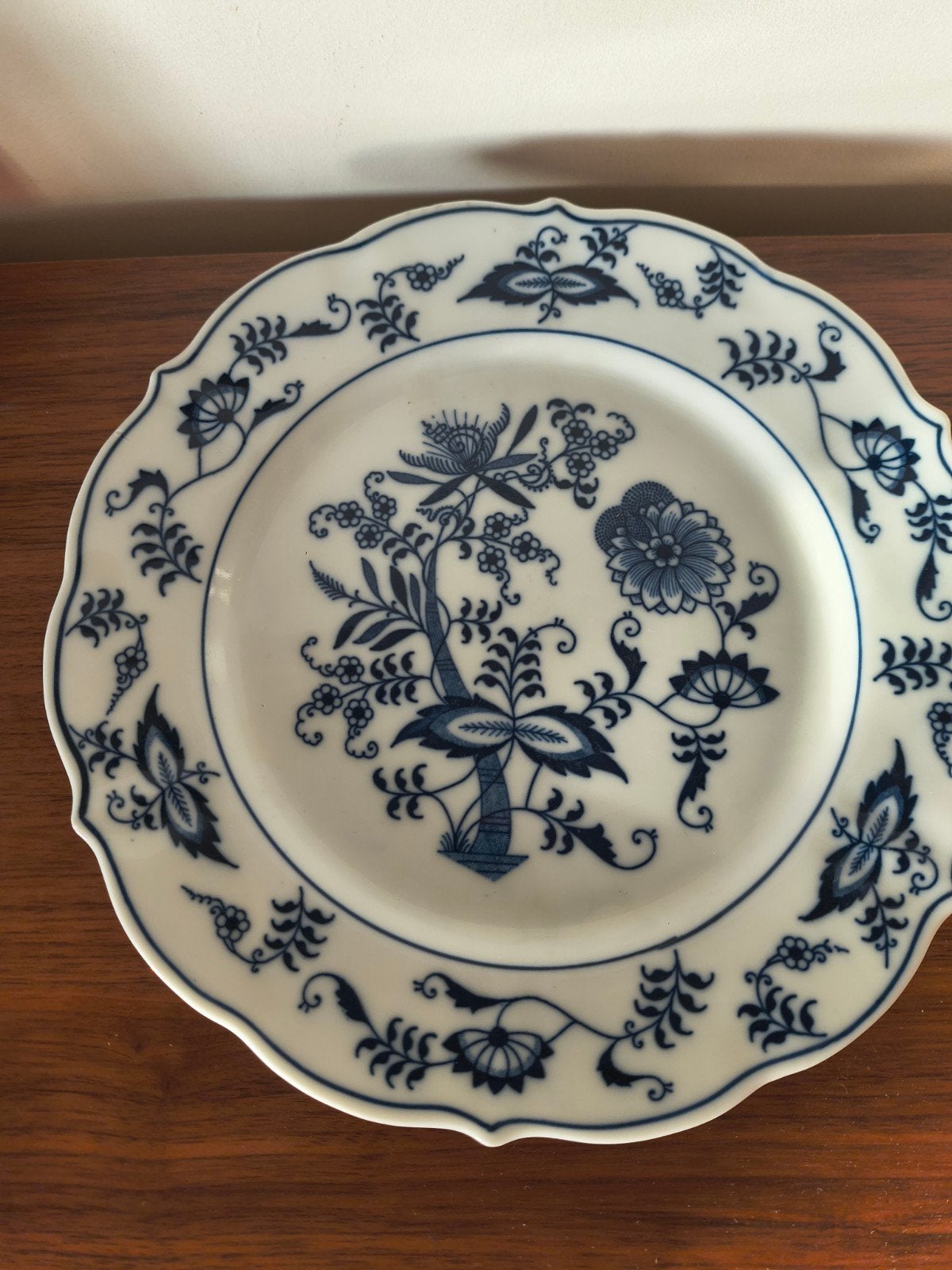Blue Danube vintage zwiebelmuster bord, Ophalen of Verzenden, Zo goed als nieuw, Porselein, Bord of Schaal