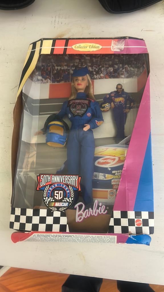 Barbie NASCAR 50th Anniversary Collector Edition, Ophalen of Verzenden, Nieuw, Barbie