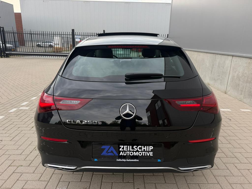 Mercedes-Benz CLA-klasse Shooting Brake 250e Facelift |PANO|, Auto's, Automaat, CLA, Zwart, Leder en Stof