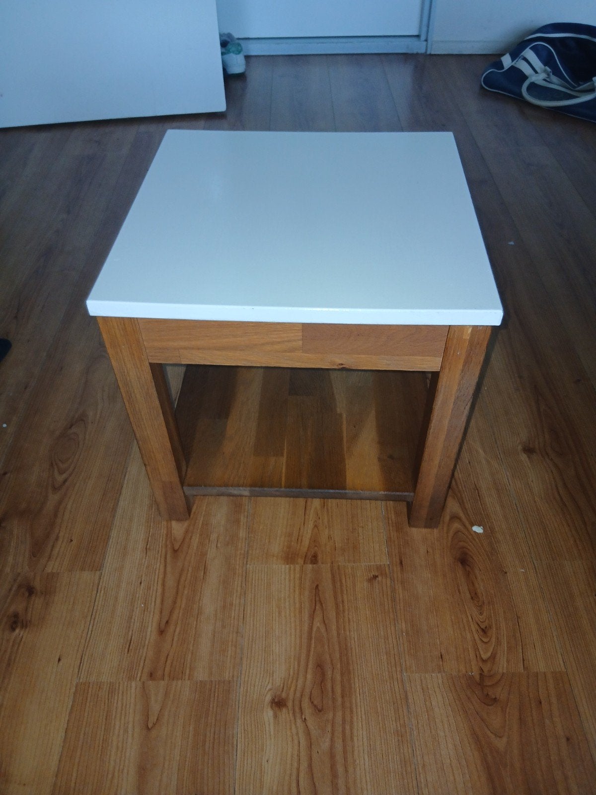 Vierkant bijzettafeltje 40x40x40 cm, Huis en Inrichting, Tafels | Bijzettafels, Minder dan 45 cm, Minder dan 55 cm, Gebruikt, Vierkant