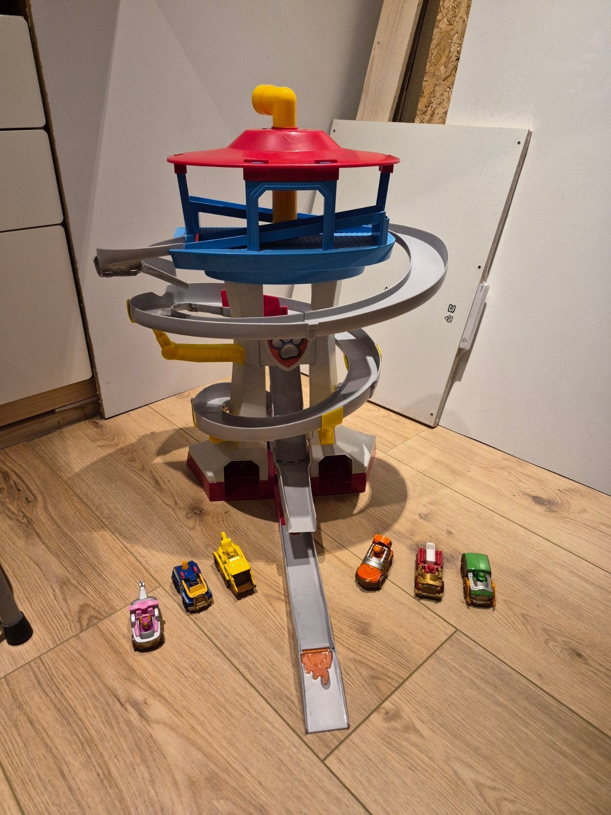Paw Patrol Uitkijktoren met 6 Voertuigen, Ophalen of Verzenden, Zo goed als nieuw