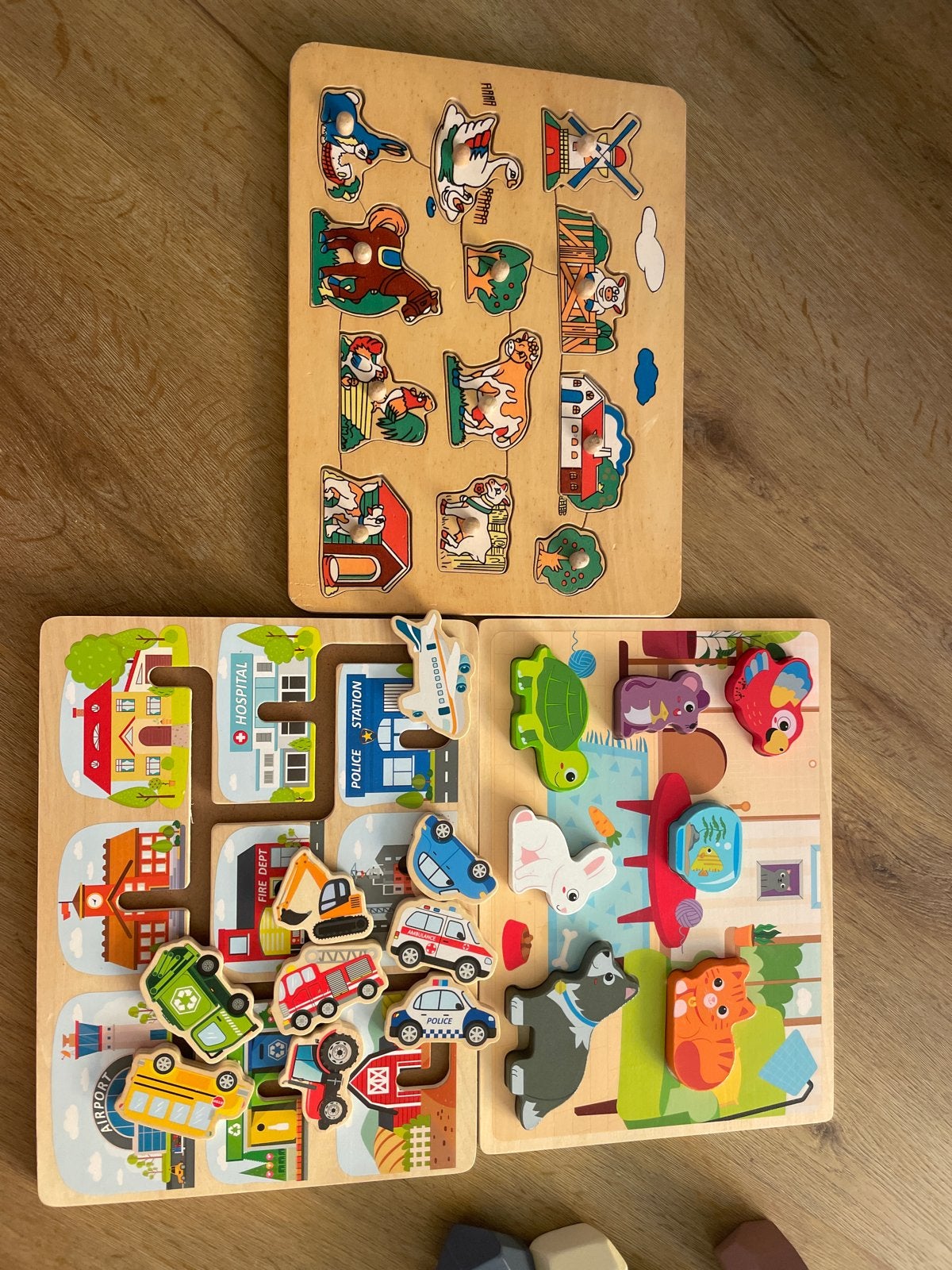 3 houten peuter puzzels: boerderij, voertuigen en dieren, 2 tot 4 jaar, Gebruikt, Ophalen of Verzenden, Van hout