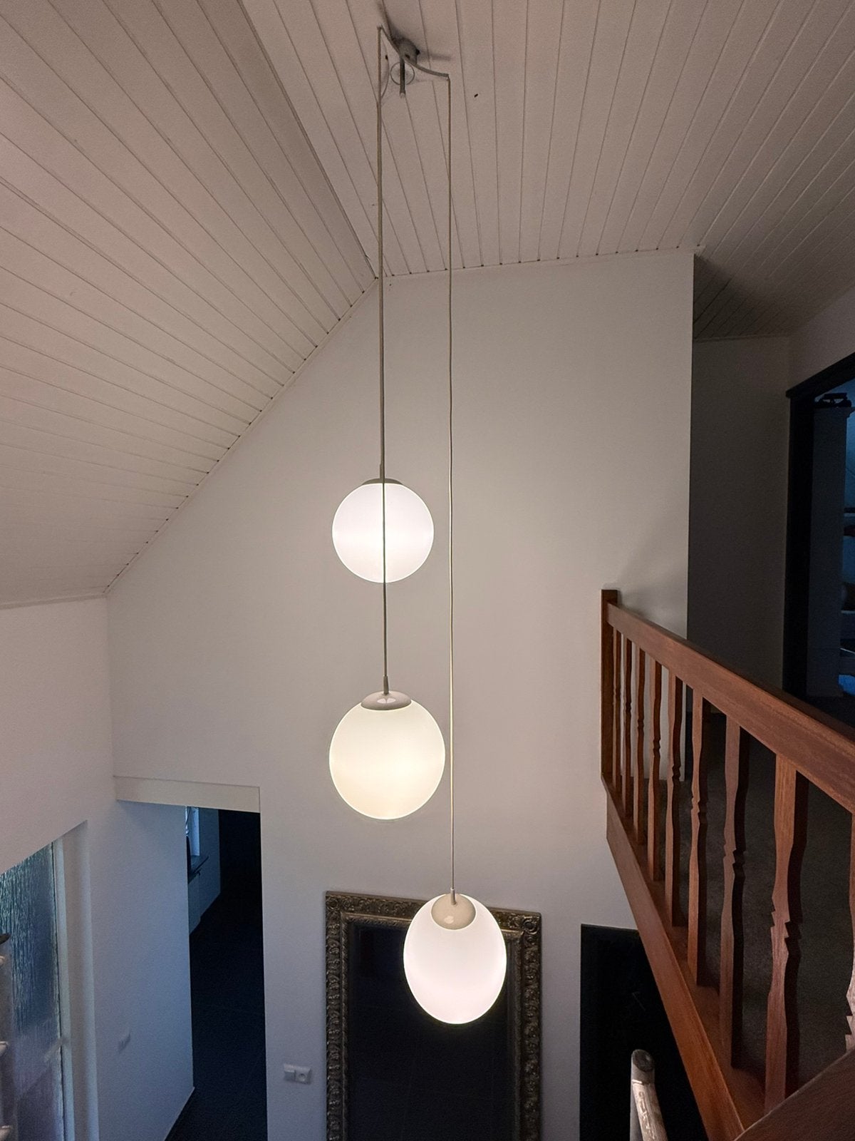 Retro hanglamp met 3 glazen bollen uit de zeventiger jaren, Huis en Inrichting, Ophalen, Gebruikt, E27 (groot), Glas