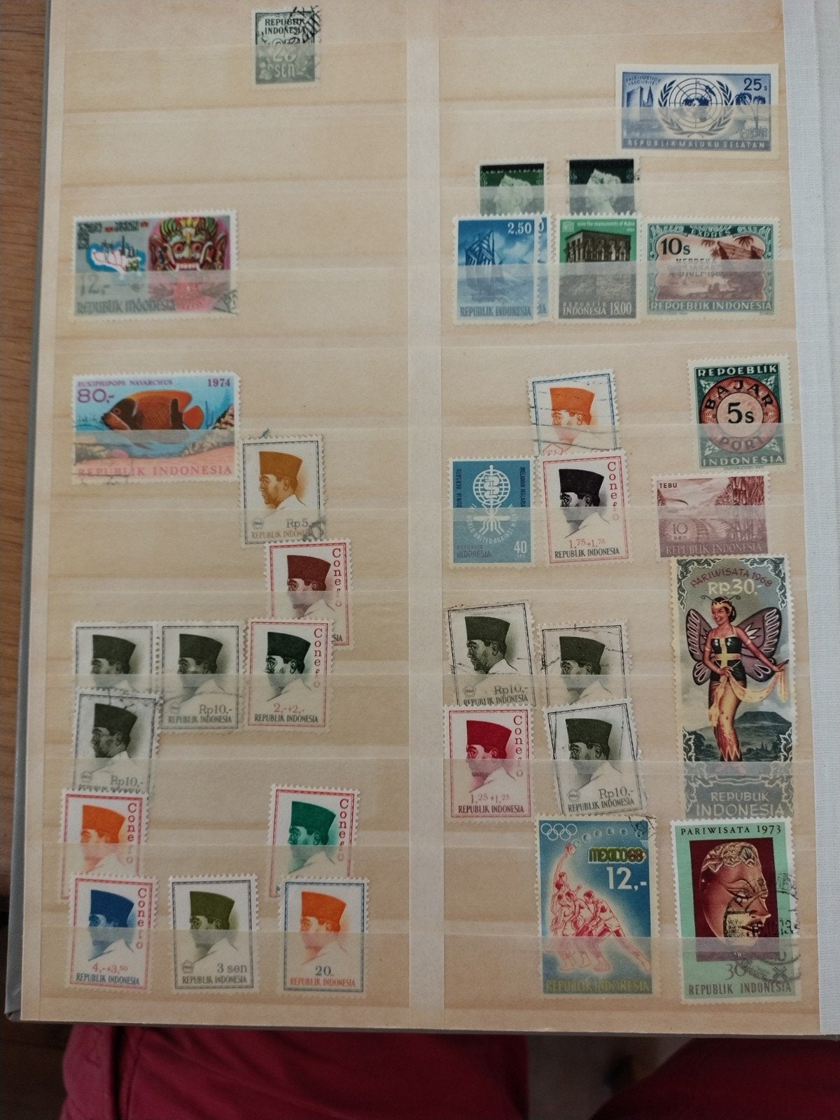 Verzameling Indonesië. Postfris en gestempeld, Postzegels en Munten, Postzegels | Volle albums en Verzamelingen, Ophalen of Verzenden