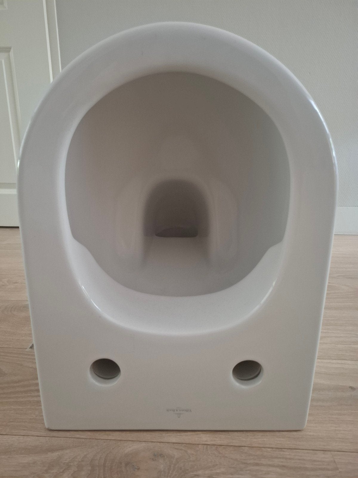 Villeroy-en-Boch hangend verkort toilet., Doe-het-zelf en Verbouw, Ophalen, Nieuw, Steen, Toilet