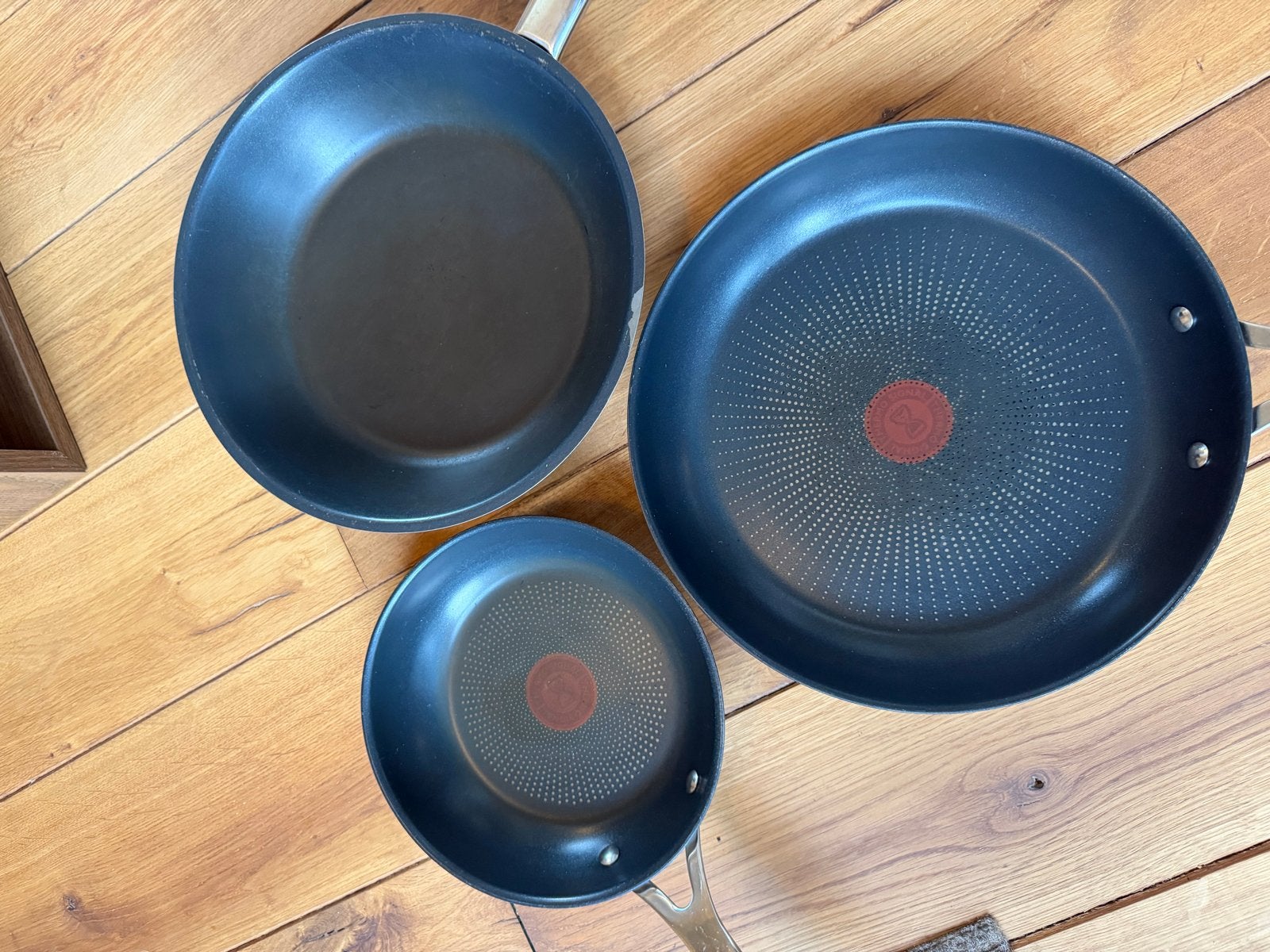 3 koekenpannen: 1x Albert Heijn, 2x Jamie Oliver, Huis en Inrichting, Keuken | Potten en Pannen, Ophalen, Gebruikt, Antiaanbaklaag