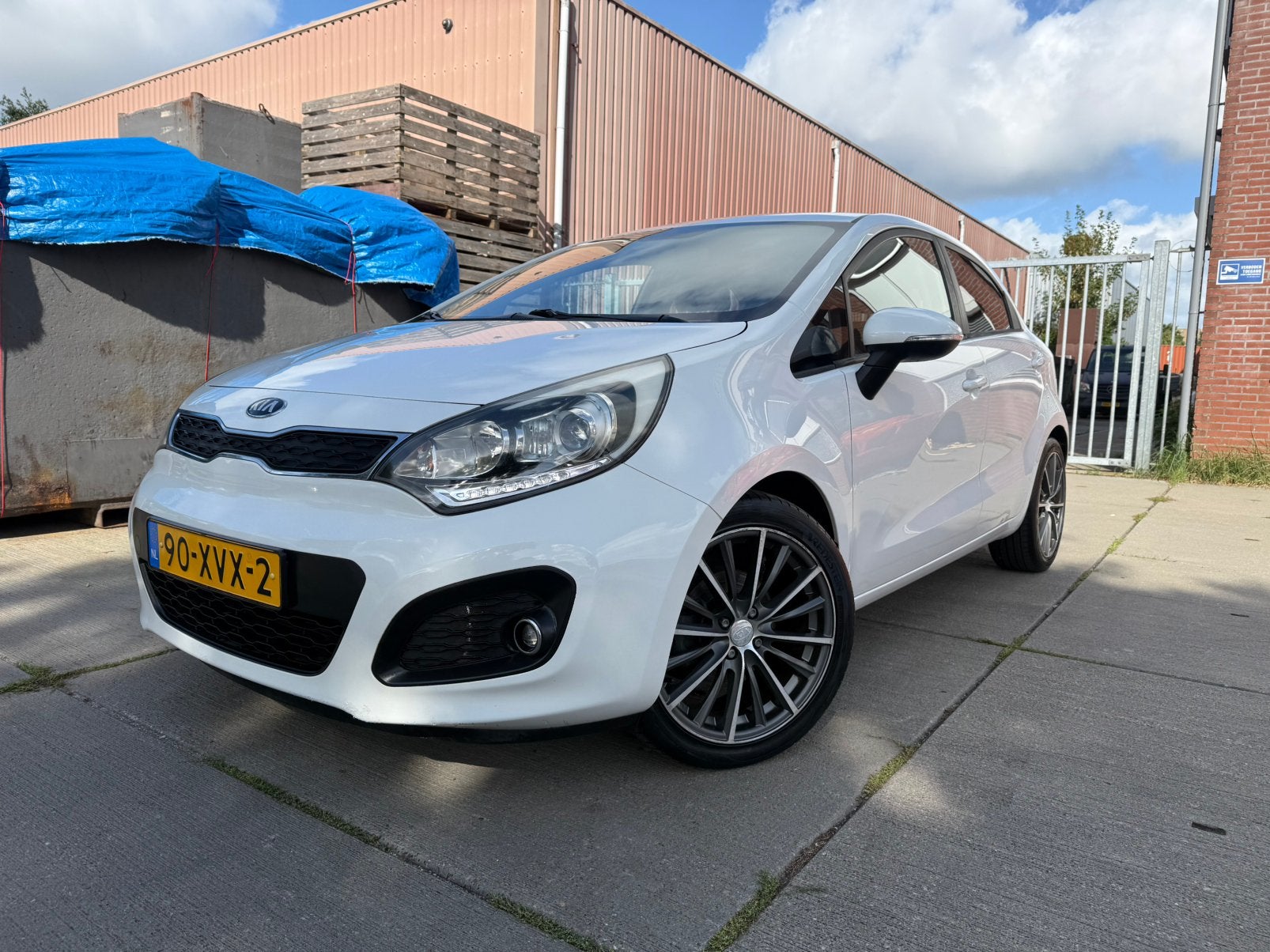Kia Rio 1.2 CVVT Plus Pack|54.022 km NAP |1e Eig| DealerOH, 450 kg, 40 €/maand, 4 cilinders, Wit