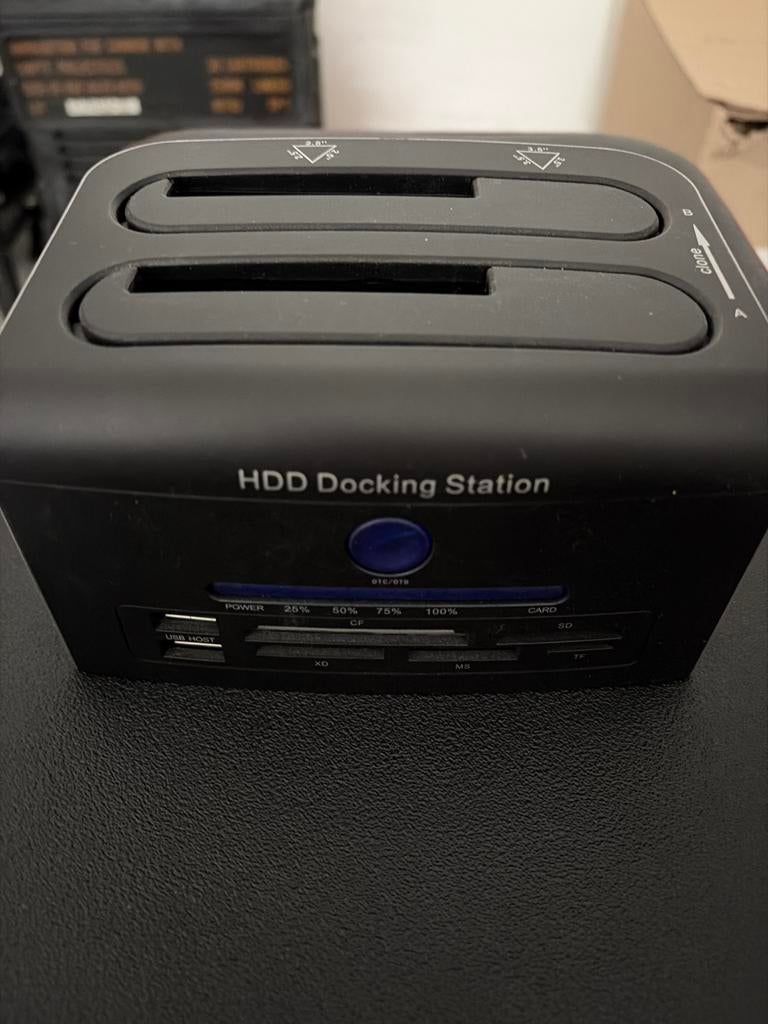 Universeel HDD Docking Station met Kaartlezer, Ophalen of Verzenden, Zo goed als nieuw, Docking station, Harde schijf