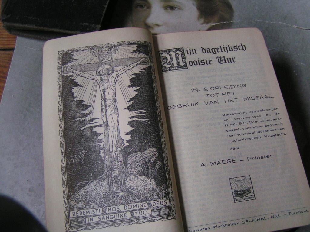 volledig dagmissaal Mijn dagelijksch mooiste uur nr SS 696, Verzenden