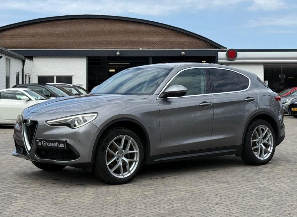 Alfa Romeo Stelvio 2.0 T 280PK AWD Veloce | trekhaak |, Auto's, Alfa Romeo, Automaat, Stof, 4 cilinders, 14 km/l