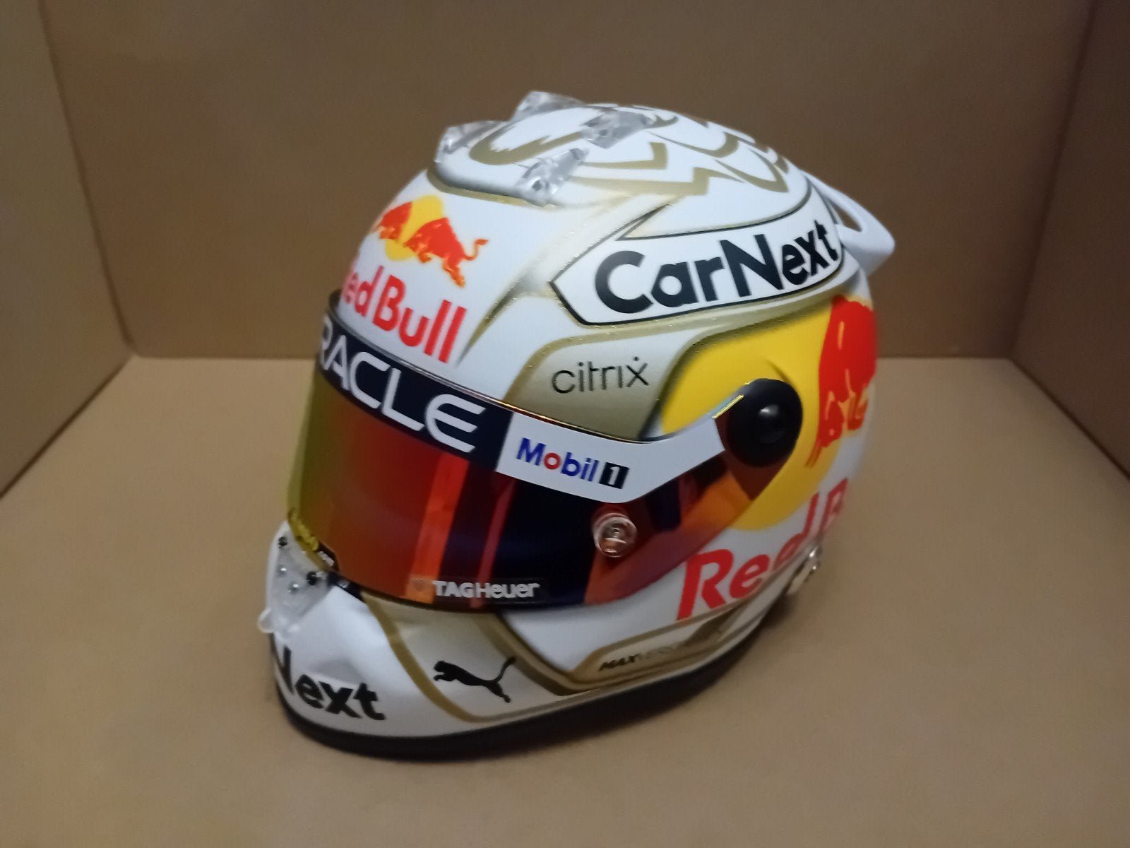 Max Verstappen seizoenshelm 2020 1/2 nieuw, Ophalen of Verzenden, Zo goed als nieuw, Formule 1