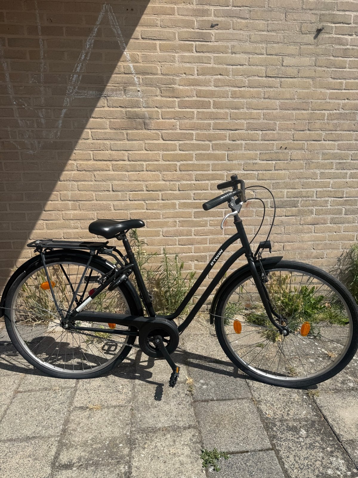 Zwarte B'Twin stadsfiets met lage instap, Terugtraprem, Ophalen, Overige merken, 53 tot 56 cm